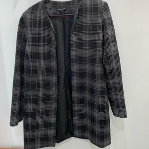 Long blazer with pockets!